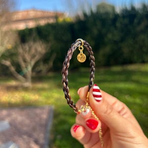 Bracelet cinq rangs en cuir et pierre de lune bleu, fermoir en acier