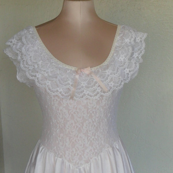 Vintage Baby Doll Gown Cinema Etoile Bridal Small