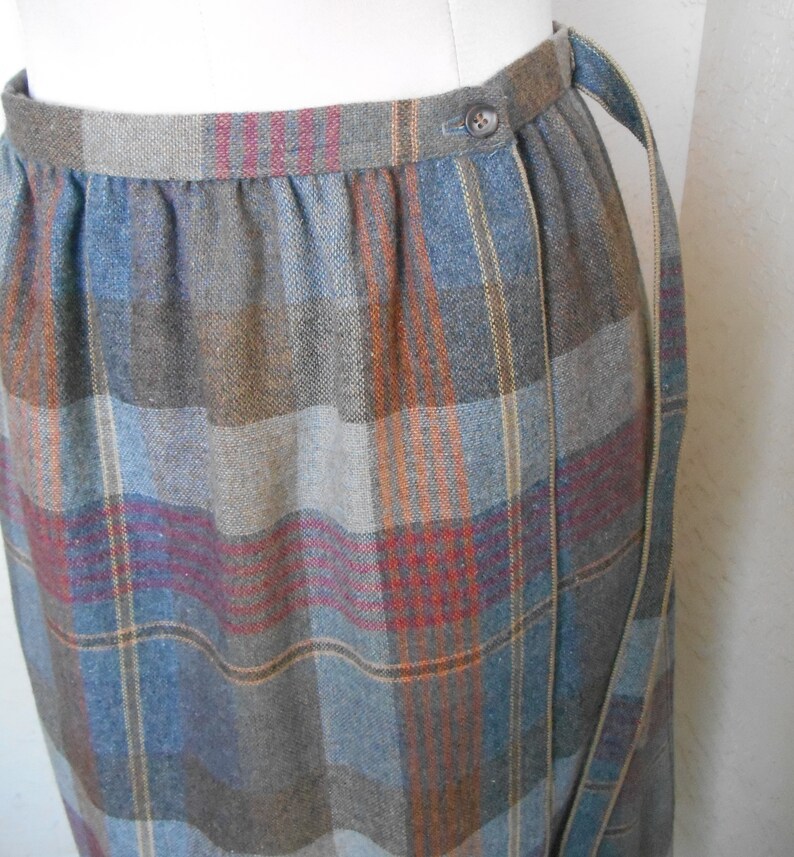 Skirt Gray Plaid Wrap Around Midi Size 8 by Summit Sport Wear Company Wool Wrap