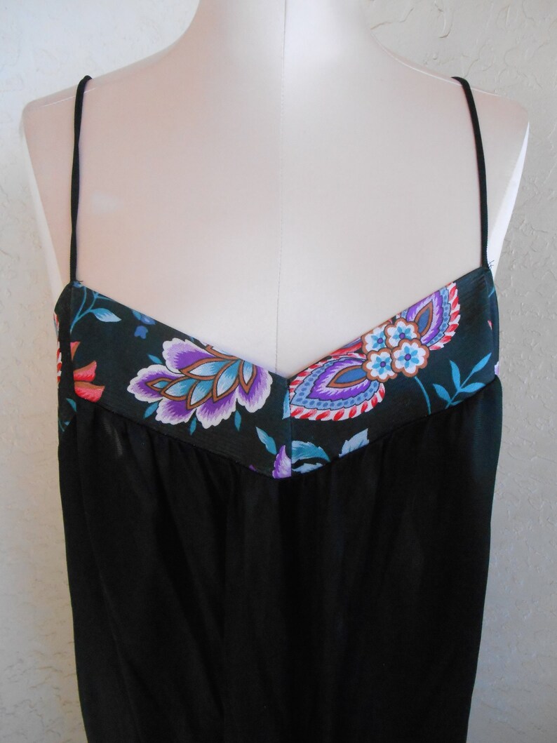 Nightgown and Robe Set Lanique Vintage Negligee Dressing Gown Size 46 Black Paisley