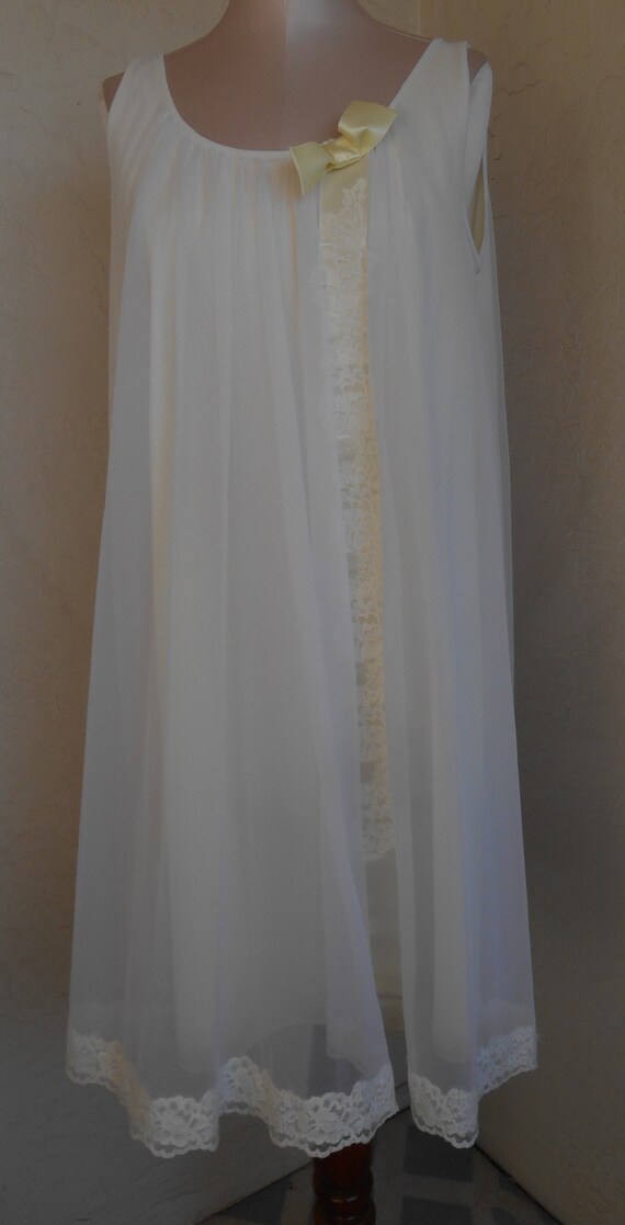 Vintage Vanity Fair Chiffon Nylon Negligee Night G