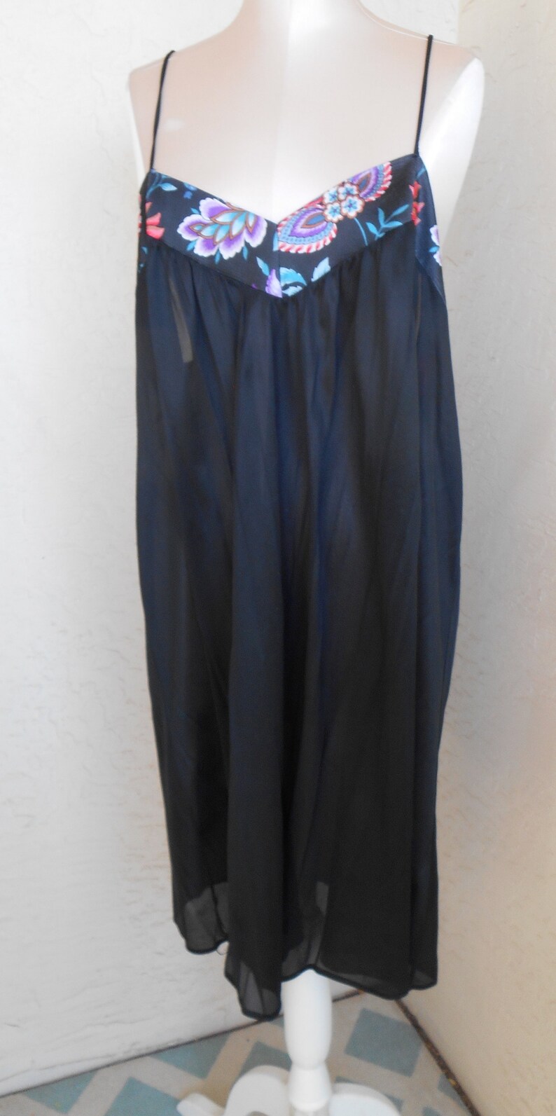 Nightgown and Robe Set Lanique Vintage Negligee Dressing Gown Size 46 Black Paisley