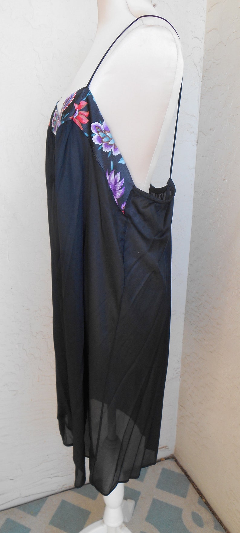 Nightgown and Robe Set Lanique Vintage Negligee Dressing Gown Size 46 Black Paisley