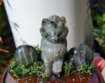 Labradorite Cat Mini Altar – Meditation, Stress Relief, Anxiety Support, and Protection Altar |   Crystal Cat Carving with Silver Moon