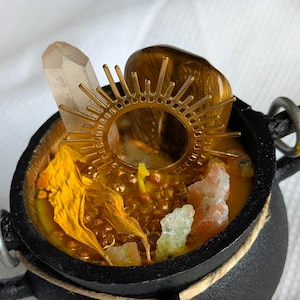 The Sun Ritual Candle - Tarot Cauldron Candles Series