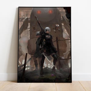 Könnte beinhalten: Gerahmter Kunstdruck mit zwei Anime-Charakteren in einer postapokalyptischen Umgebung. Die Charaktere stehen vor einer großen, mechanischen Struktur mit roten Augen. Einer der Charaktere hält ein Schwert. Das Kunstwerk ist detailliert und düster.