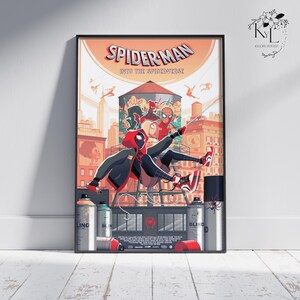Puede incluir: P&oacute;ster enmarcado de la pel&iacute;cula Spider-Man: Into the Spider-Verse. La obra de arte muestra personajes de Spider-Man en un paisaje urbano con colores vibrantes. El t&iacute;tulo se muestra en un dise&ntilde;o circular en la parte superior.