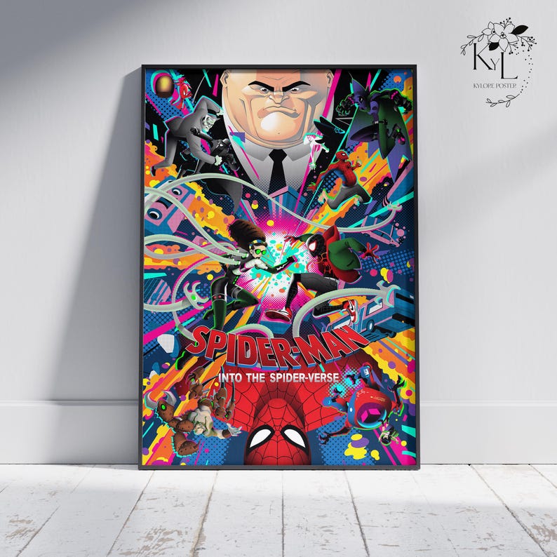 Puede incluir: Un p&oacute;ster enmarcado de la pel&iacute;cula Spider-Man: Into the Spider-Verse. La obra de arte es vibrante, con un estilo de c&oacute;mic colorido. El p&oacute;ster incluye varios personajes de Spider-Man y el texto "SPIDER-MAN INTO THE SPIDER-VERSE".