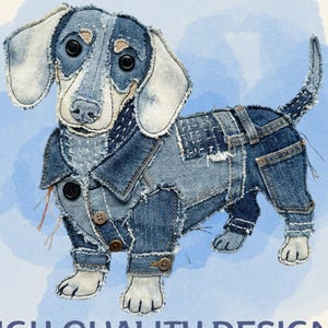 Puede incluir: Ilustración de un perro salchicha de mezclilla, con chaqueta y pantalones de mezclilla, con detalles de botones. La imagen incluye el texto "HIGH QUALITY DESIGN" e información de descarga.