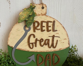 Father’s Day wood sign - Reel Great Dad hand painted door hanger wall decor round wreath sign