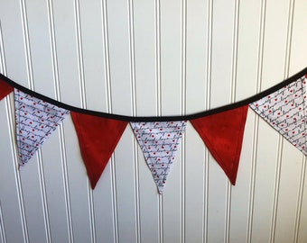Love Valentines banner / bunting / photo prop / flag / pennant