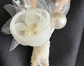 Golf Tee Boutonniere - off white Sheer Rose lace