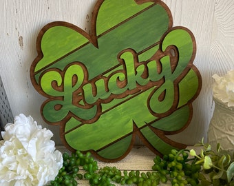 St. Patrick’s Day Lucky shamrock distressed wood sign - green modern farmhouse tabletop shelf sitter