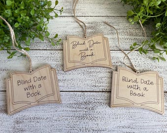Blind Date with a Book Tag - perfect for DIY gift giving, gift wrapping, presents, mystery, surprise gift topper, bow, readers, book lovers
