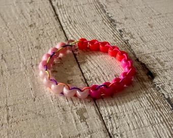 Ladder Stitch Single-pärlarmband i rosa och rött