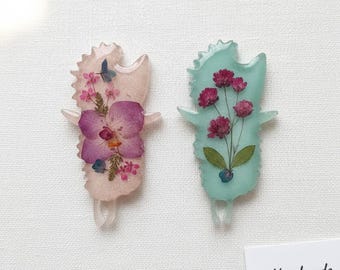 Botanical Hedgehog Brooch – Real Pressed Flowers in Resin – Pink or Mint Animal Jewelry