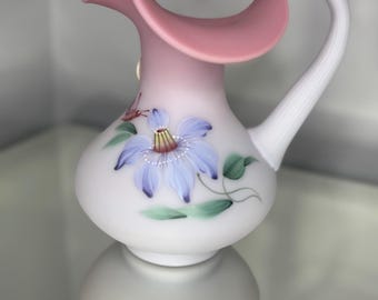 Fenton Honour Collection Satinkrug signiert von V L Anderson in limitierter Auflage