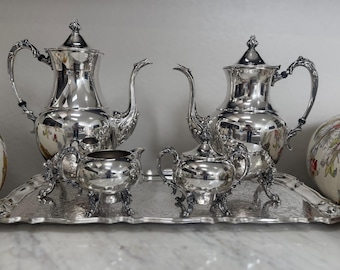 Taca Gorham w stylu vintage + serwis do kawy i herbaty Sheridan Silver na miedzi, 5-częściowy zestaw z tacą na trawionej podstawie – ozdobny styl wiktoriański z lat 50. XX wieku