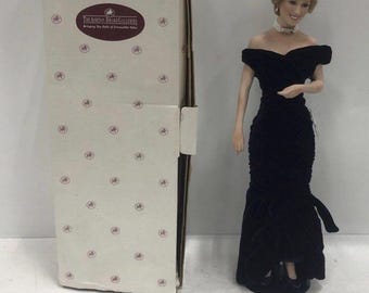 Prinzessin Diana Porträts von Diana Englands Rose Porzellanpuppe Ashton Drake COA