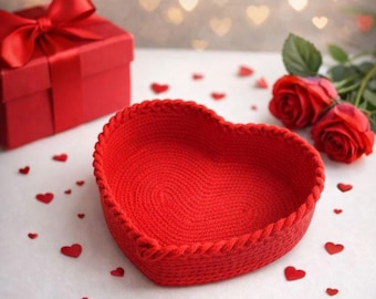 Herzförmiger Aufbewahrungskorb, Valentinstagsgeschenk für Sie, romantisches Geschenk für Ihre Liebste, handgefertigter Organizer aus Baumwollseil, gewebter Korb, Wohnaccessoire