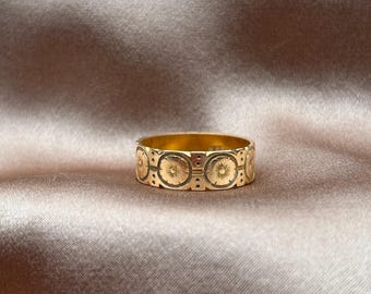 Victorian Hand Engraved Posy Ring Wedding Band Floral 18ct Yellow Gold