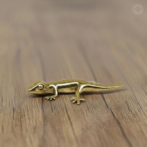 Brass Gecko Figurine Miniature Hand Cast Brass Lizard Statue for Shelf Decor Collectible Brass Animal Gift