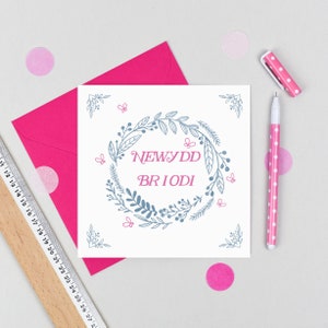 Cartão de casamento galês, Newydd Briodi, cartão inspirado na natureza, em papel Matt Ridge