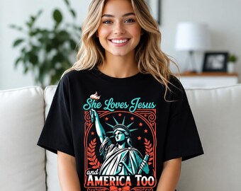 Elle aime Jésus et l'Amérique aussi T-shirt patriotique Statue de la liberté