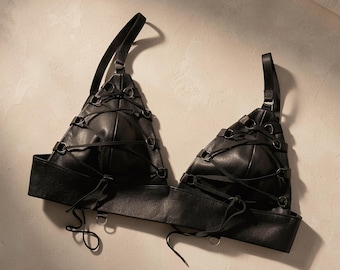 Svart läderringbralette handgjord | Läder-bh-topp med snörning | Underkläder i äkta läder | Justerbar bralette i anpassad storlek, festivaloutfit