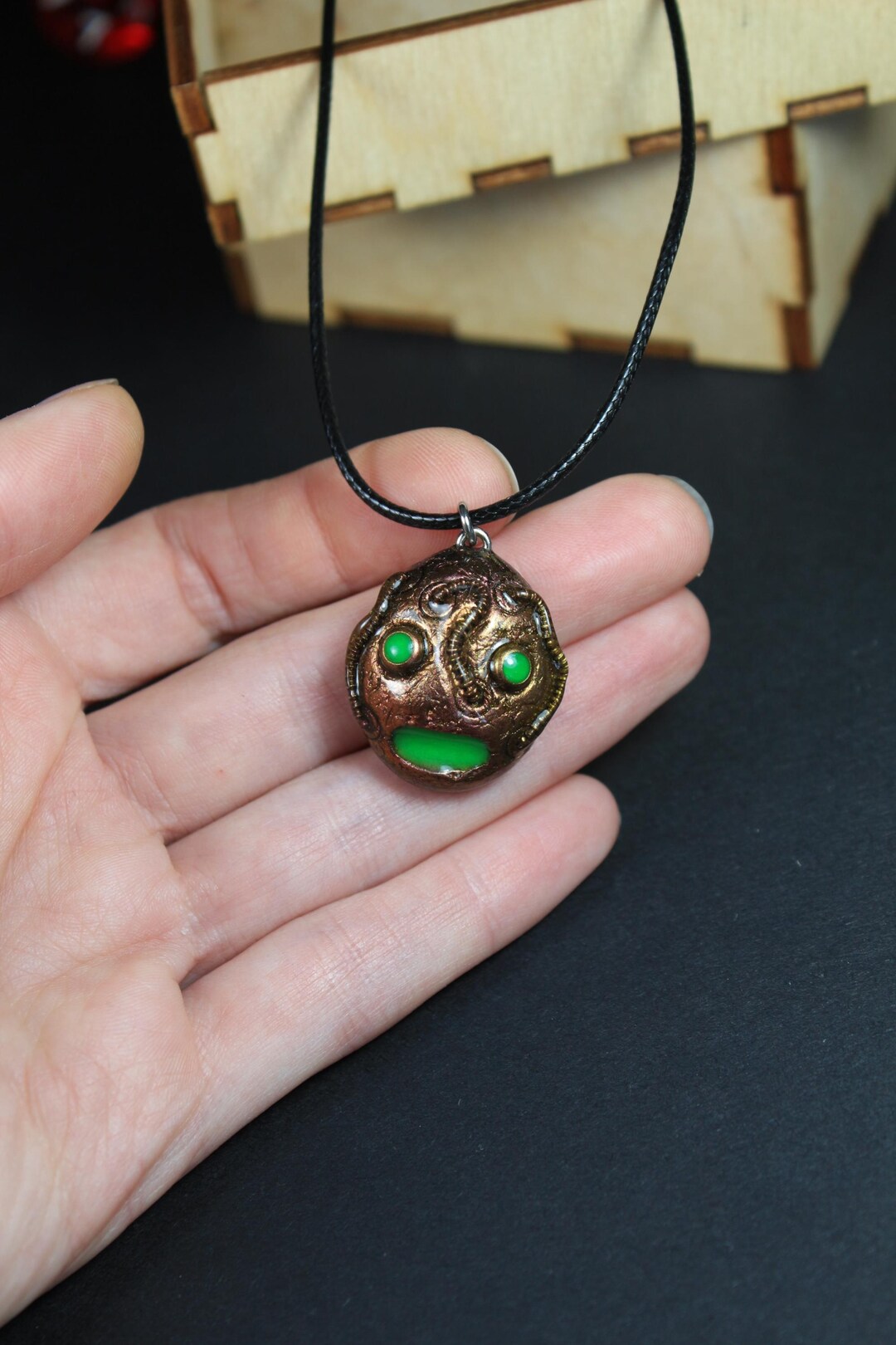 Unique Alien Artefact Necklace, Cyberpunk Alien Jewelry, Sci-fi Mutant ...