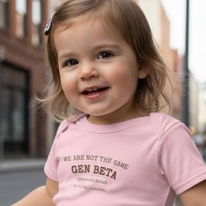 Body niemowlęce Generation Beta – futurystyczny strój inspirowany sztuczną inteligencją, miękka mieszanka bawełny