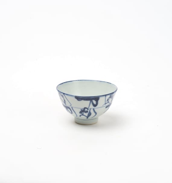 Antique Chinese Porcelain Tea Cup – Blue & White Brushwork