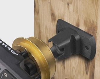 High-quality steering wheel wall mount for Fanatec QR2 steering wheel holder.
