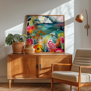 Stampa artistica sulla collina mediterranea, opera d'arte floreale sul mare, dipinto di fiori colorati, arte murale estiva europea, decorazione per casa sulla spiaggia, dipinto sull'oceano