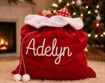 Saco de Natal Personalizado com Nome, em Veludo e Corda Grossa, para Presentes de Natal, com Cordão, Ideal para Guardar Presentes e Decorar para Festas em Família e Crianças.