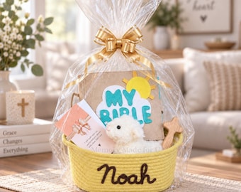 Cesta de presente personalizada para batismo cristão, com nome, cruz de madeira, cordeiro, Bíblia de feltro, presente para afilhado, afilhada ou criança afilhada.