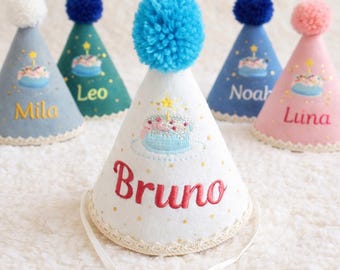 Benutzerdefinierte Name Stickerei Geburtstag Spaß Party Hut personalisierte Baumwolle Gaze Cone Cap verstellbare PomPom Kleinkind Baby Kinder Foto Requisite Geschenk BoyGirl