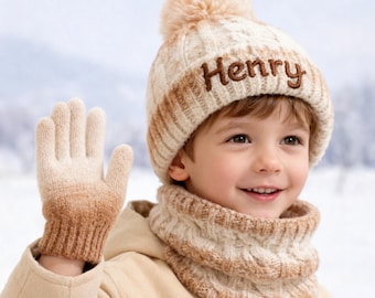 Conjunto de invierno de punto con degradado y nombre personalizado, gorro con pompón, bufanda y guantes para niños pequeños, niño y niña, accesorio personalizado hecho a mano para regalo