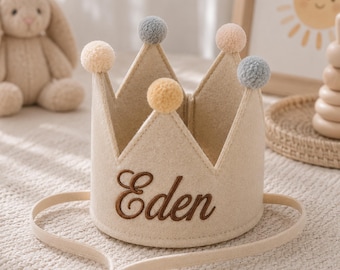 Mini Coroa de Aniversário para Bebê Personalizada com Nome, Chapéu de Festa Ajustável em Feltro para Menino, Menina ou Animal de Estimação - Lembrança para o Primeiro Aniversário, Ideal para Fotos de Smash the Cake e Celebração.
