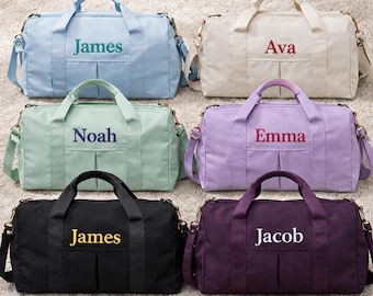 Bolsa esportiva personalizada com texto bordado para menina ou menino, ideal para dança, natação, escola, acampamento, atividades, viagens curtas ou fins de semana. Perfeita para crianças, jovens e adolescentes.