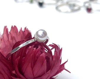 Pearl Stacking Ring | Hammered Sterling Silver Pearl Ring | Gift for Her | Freshwater Pearl Ring | Dainty Pearl Ring