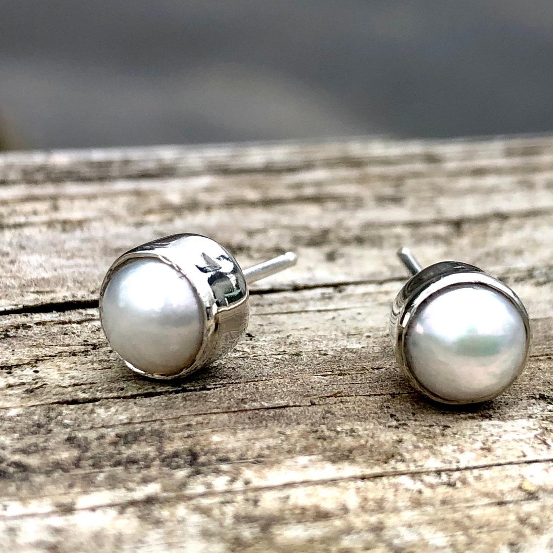 Pearl White Ear Stud
