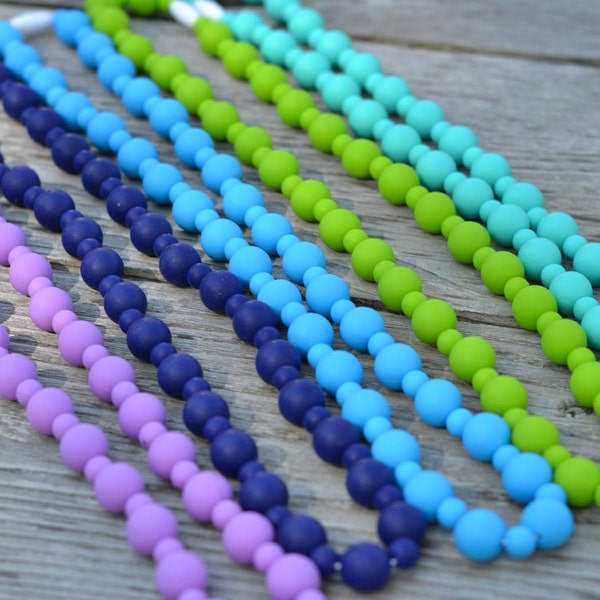 sassy cassie silicone teething necklace with breakaway clasp