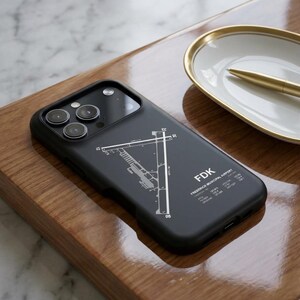 Funda para iPhone con diagrama del aeropuerto de Frederick / Mapa aeronáutico de regalo para pilotos (KFDK)