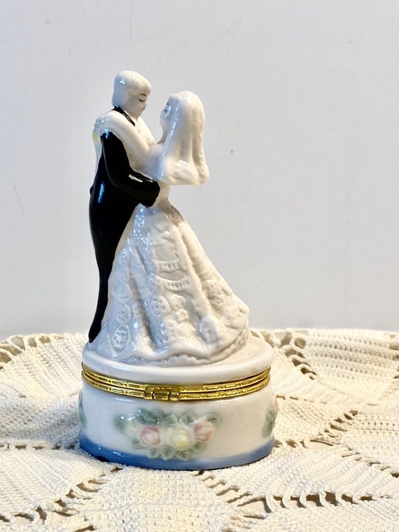 Bride Groom Trinket Box with Lace Garter Vintage P
