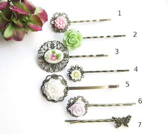 Color choice of the flowers hair clip in pink green