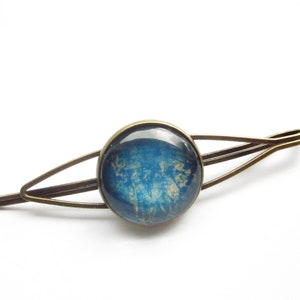 minimalist earth tone hair clip in blue image 2