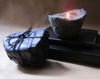 Classic Black Beeswax Palmwax Candle, Classic Balck Natural Wax Candle in the color black