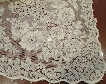 Beautiful Banquet Quaker LaceLinen Tablecloth by  Filines  68x108