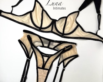 Conjunto de lencería de malla transparente con tirantes: sujetador con aros transparentes y tanga de corte alto con ligas, ribete negro, conjunto ultra sexy y transparente.